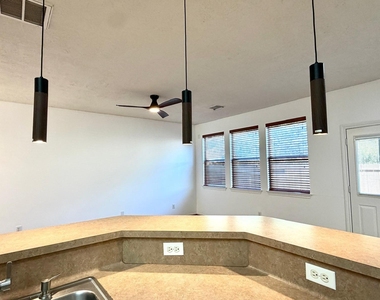 58 S Burberry Park Circle - Photo Thumbnail 11