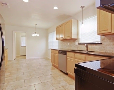 25502 Hickory Valley Lane - Photo Thumbnail 4