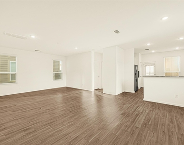 7327 Concorde Field Drive - Photo Thumbnail 8
