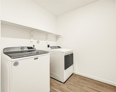 7327 Concorde Field Drive - Photo Thumbnail 20
