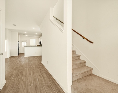 7327 Concorde Field Drive - Photo Thumbnail 6