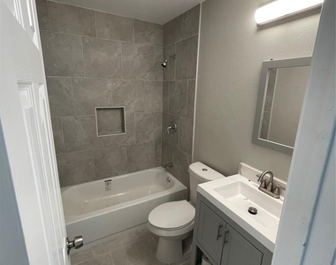 3211 Retta Street - Photo Thumbnail 4