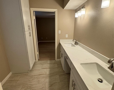 5310 Bryanhurst Lane - Photo Thumbnail 18