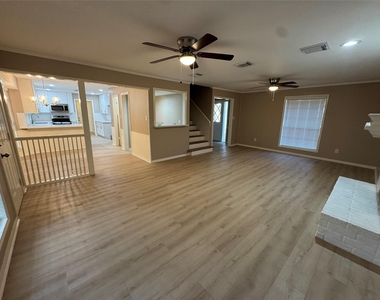 5310 Bryanhurst Lane - Photo Thumbnail 6