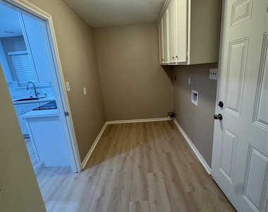 5310 Bryanhurst Lane - Photo Thumbnail 25