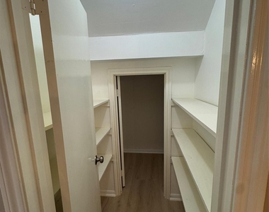 5310 Bryanhurst Lane - Photo Thumbnail 11