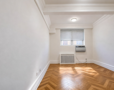 151 West 16th Street - Photo Thumbnail 4
