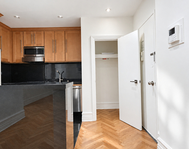 151 West 16th Street - Photo Thumbnail 2