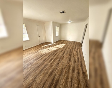 10007 Kittrell Street - Photo Thumbnail 4