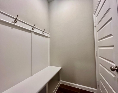10626 Kingston Spring Drive - Photo Thumbnail 12