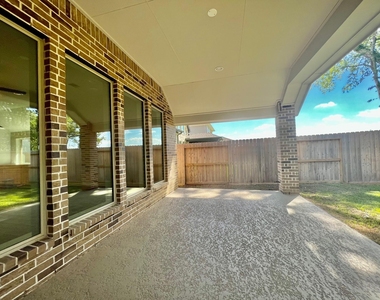 10626 Kingston Spring Drive - Photo Thumbnail 14