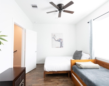 2711 Eado Grove Lane - Photo Thumbnail 30