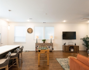 2711 Eado Grove Lane - Photo Thumbnail 12