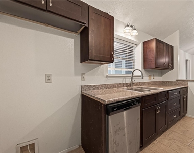 2714 S Brompton Drive - Photo Thumbnail 18