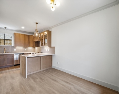 2606 Nantucket Drive - Photo Thumbnail 6
