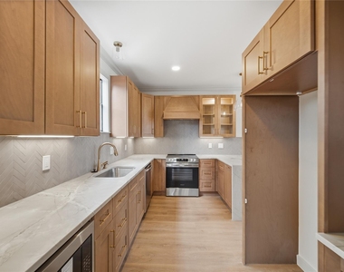 2606 Nantucket Drive - Photo Thumbnail 2
