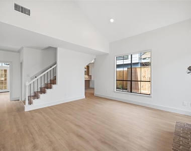 2606 Nantucket Drive - Photo Thumbnail 8
