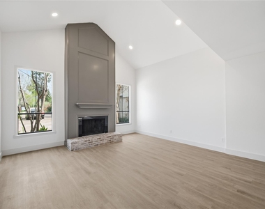 2606 Nantucket Drive - Photo Thumbnail 10