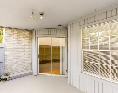9797 Leawood Boulevard - Photo Thumbnail 13