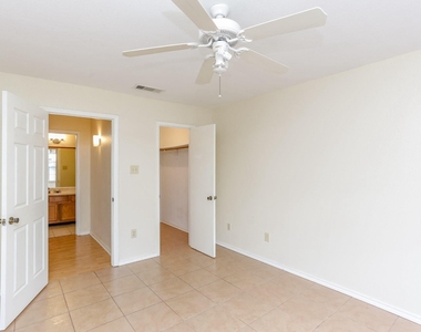 9797 Leawood Boulevard - Photo Thumbnail 9