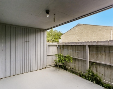 9797 Leawood Boulevard - Photo Thumbnail 14