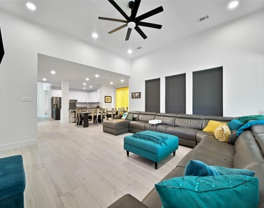 142 Pronghorn Place - Photo Thumbnail 18