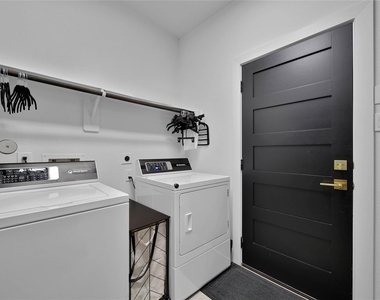 142 Pronghorn Place - Photo Thumbnail 24