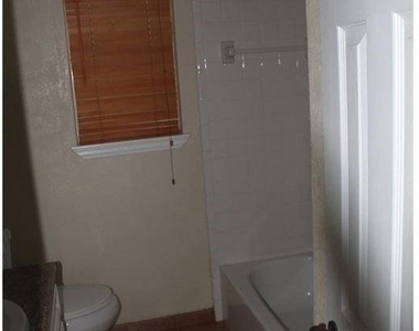 4219 Woodhampton Drive - Photo Thumbnail 7