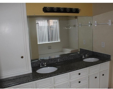 4219 Woodhampton Drive - Photo Thumbnail 13