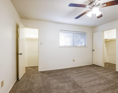 3018 Falling Brook Drive - Photo Thumbnail 9