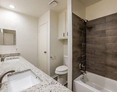 3018 Falling Brook Drive - Photo Thumbnail 13