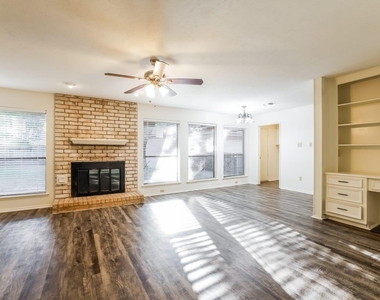 3018 Falling Brook Drive - Photo Thumbnail 2