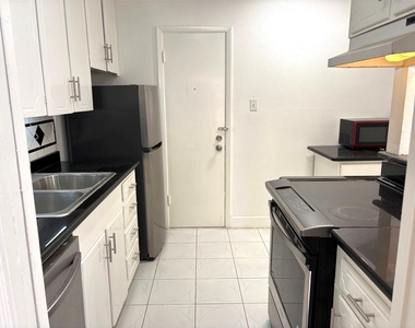 2824 Briarhurst Drive - Photo Thumbnail 6