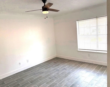 2824 Briarhurst Drive - Photo Thumbnail 9