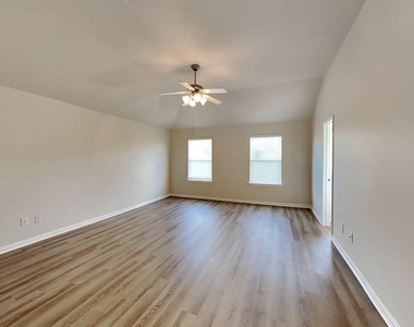 2615 Shearwater Bend Drive - Photo Thumbnail 5