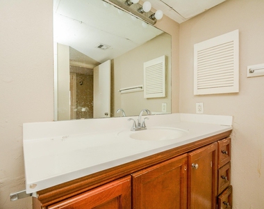 8519 Hearth Boulevard - Photo Thumbnail 18