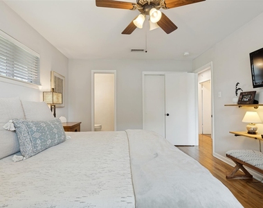 10031 Timberoak Drive - Photo Thumbnail 12
