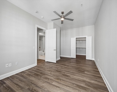 2111 Austin Street - Photo Thumbnail 6