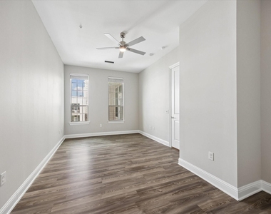 2111 Austin Street - Photo Thumbnail 7