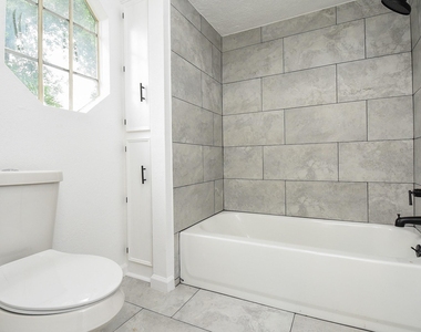 15814 Winding Moss Drive - Photo Thumbnail 33