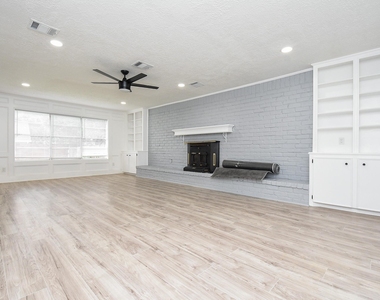 15814 Winding Moss Drive - Photo Thumbnail 4