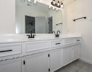 15814 Winding Moss Drive - Photo Thumbnail 26