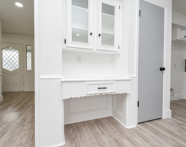 15814 Winding Moss Drive - Photo Thumbnail 11