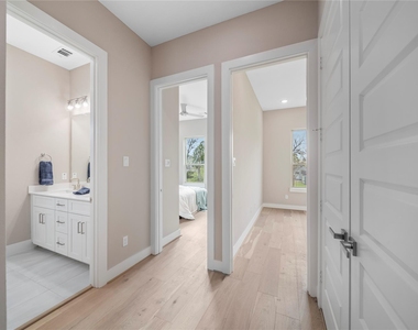 306 Chobani Lane - Photo Thumbnail 14