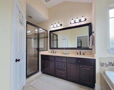 772 Nicholson Street - Photo Thumbnail 23