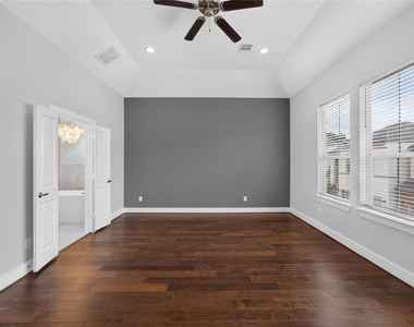 8806 Hollister Square Court - Photo Thumbnail 12