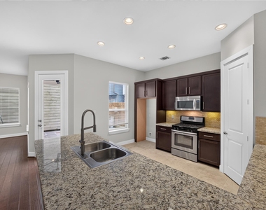 8806 Hollister Square Court - Photo Thumbnail 5