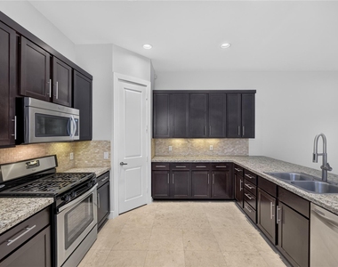 8806 Hollister Square Court - Photo Thumbnail 8