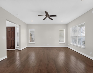 8806 Hollister Square Court - Photo Thumbnail 3