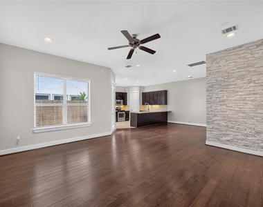 8806 Hollister Square Court - Photo Thumbnail 2